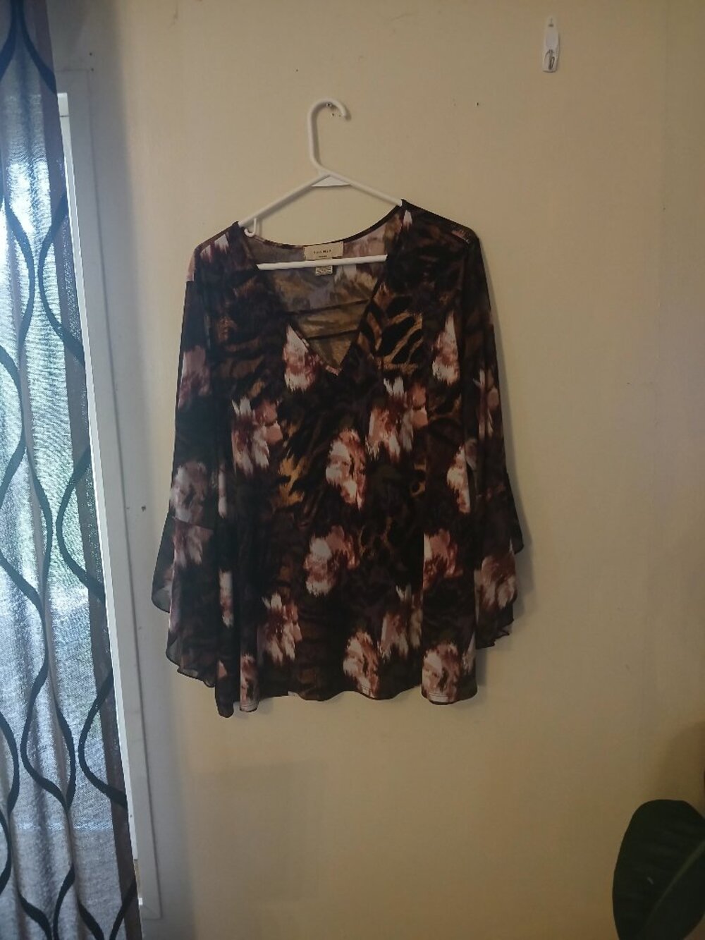 Diana Belle women's black and pink floral print Size 2X